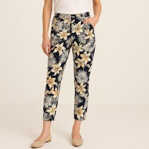 Chico’s So Slimming Tropical Floral Crop Pants  Navy  Girlfriend Fit Size O